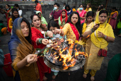 First Monday of Shrawan attracts throngs of pilgrims to Pashupatinath (Photo gallery)